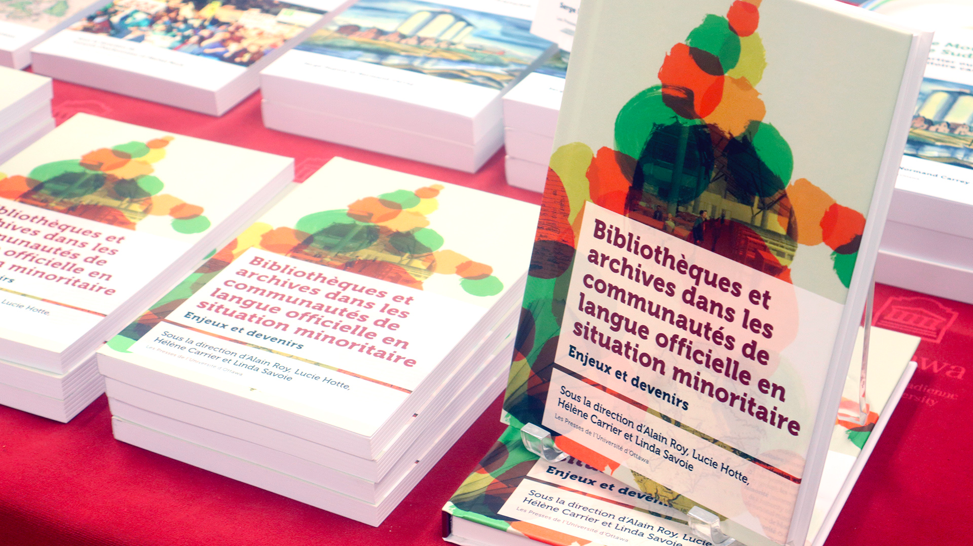 L’idée du livre Bibliothèques et archives dans les communautés de langue officielle en situation minoritaire : enjeux et devenirs est née lors d’un colloque organisé en 2020, en pleine pandémie.