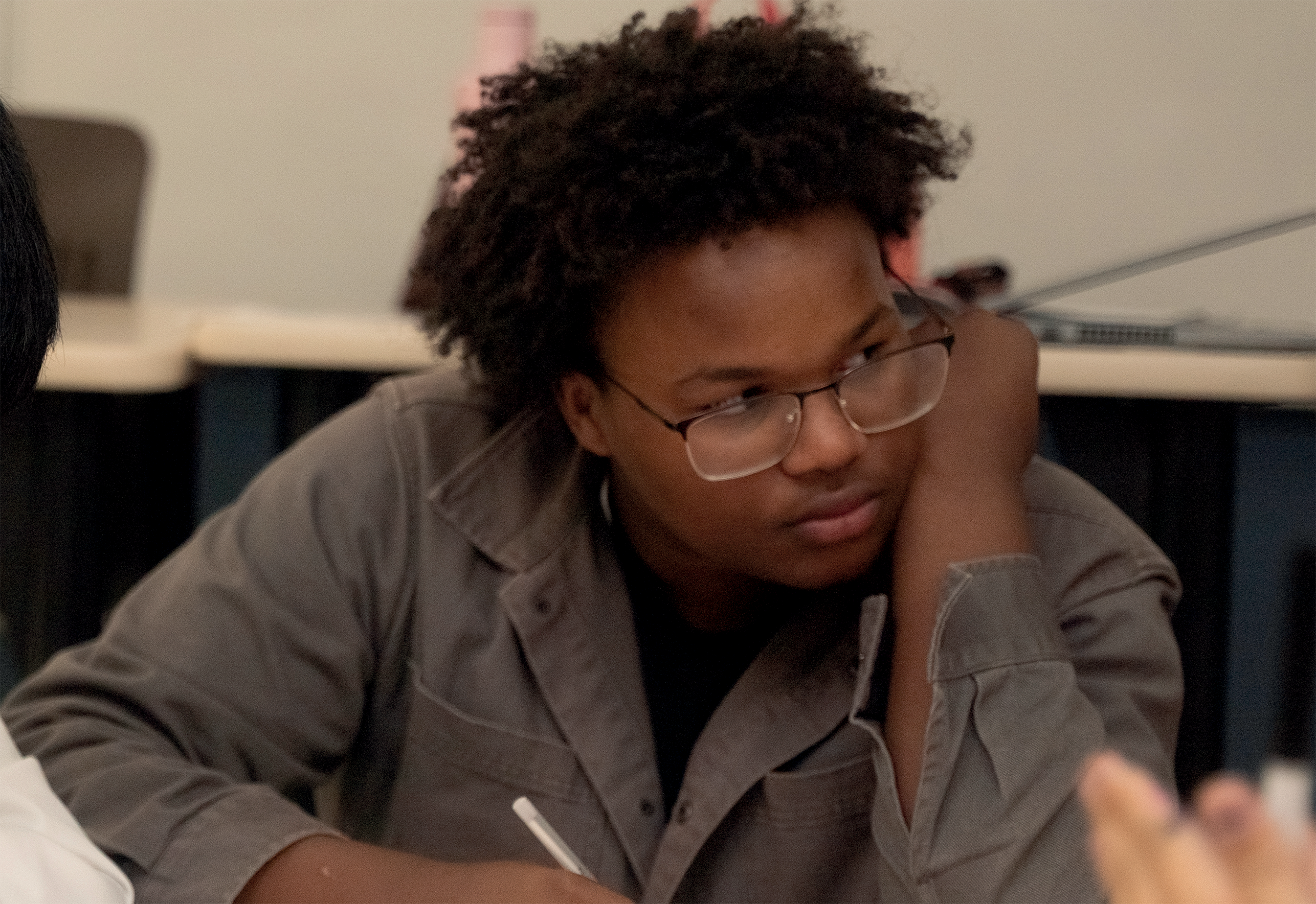 Djehil Togoi est élève en 11e année au Collège Louis-Riel, il est également mentor junior au sein de CanU.