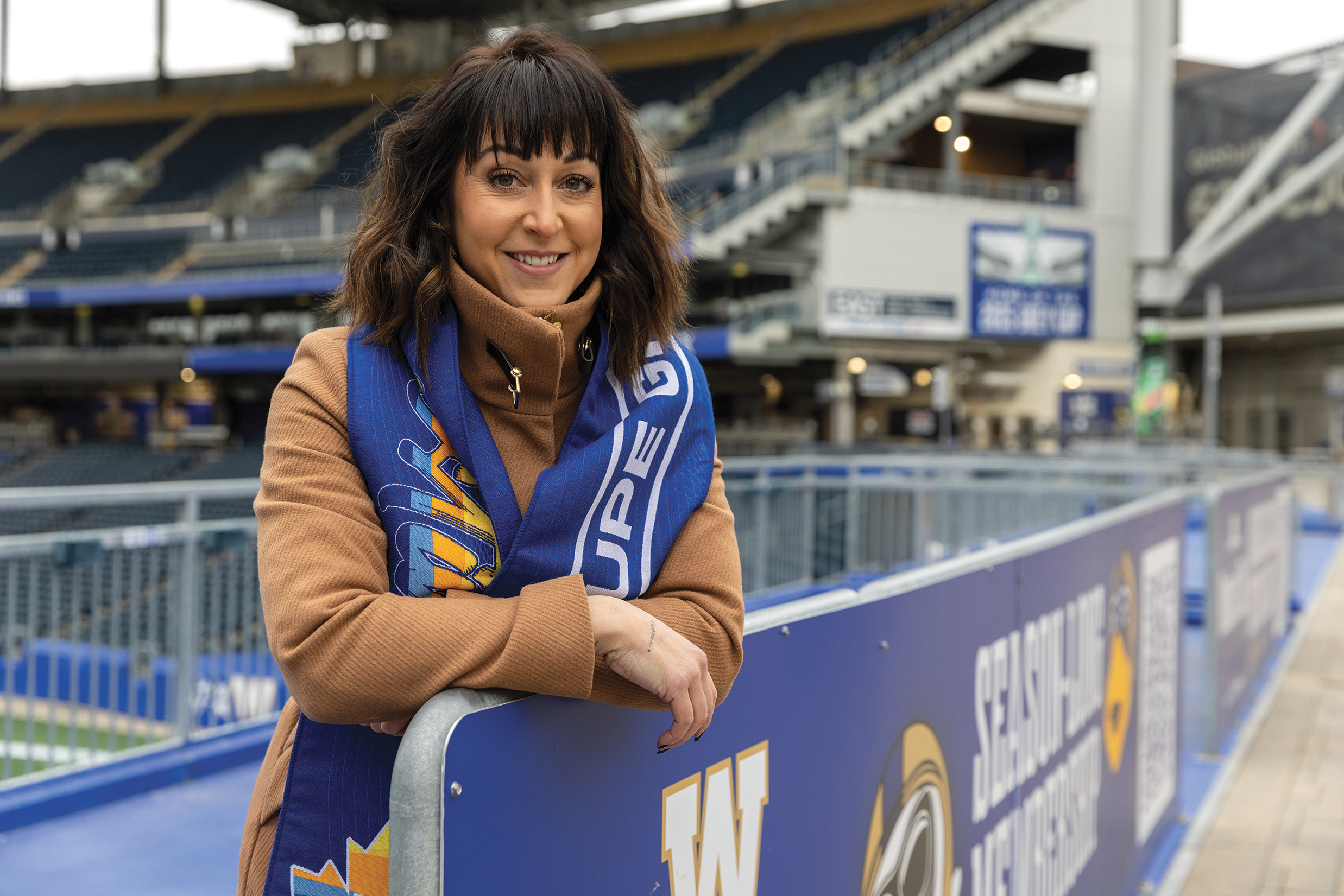 Rhéanne Marcoux dirige depuis 11 ans le marketing des Winnipeg Blue Bombers. Depuis 2024, elle est vice-présidente marketing et communications pour la 112e édition de la Coupe Grey.