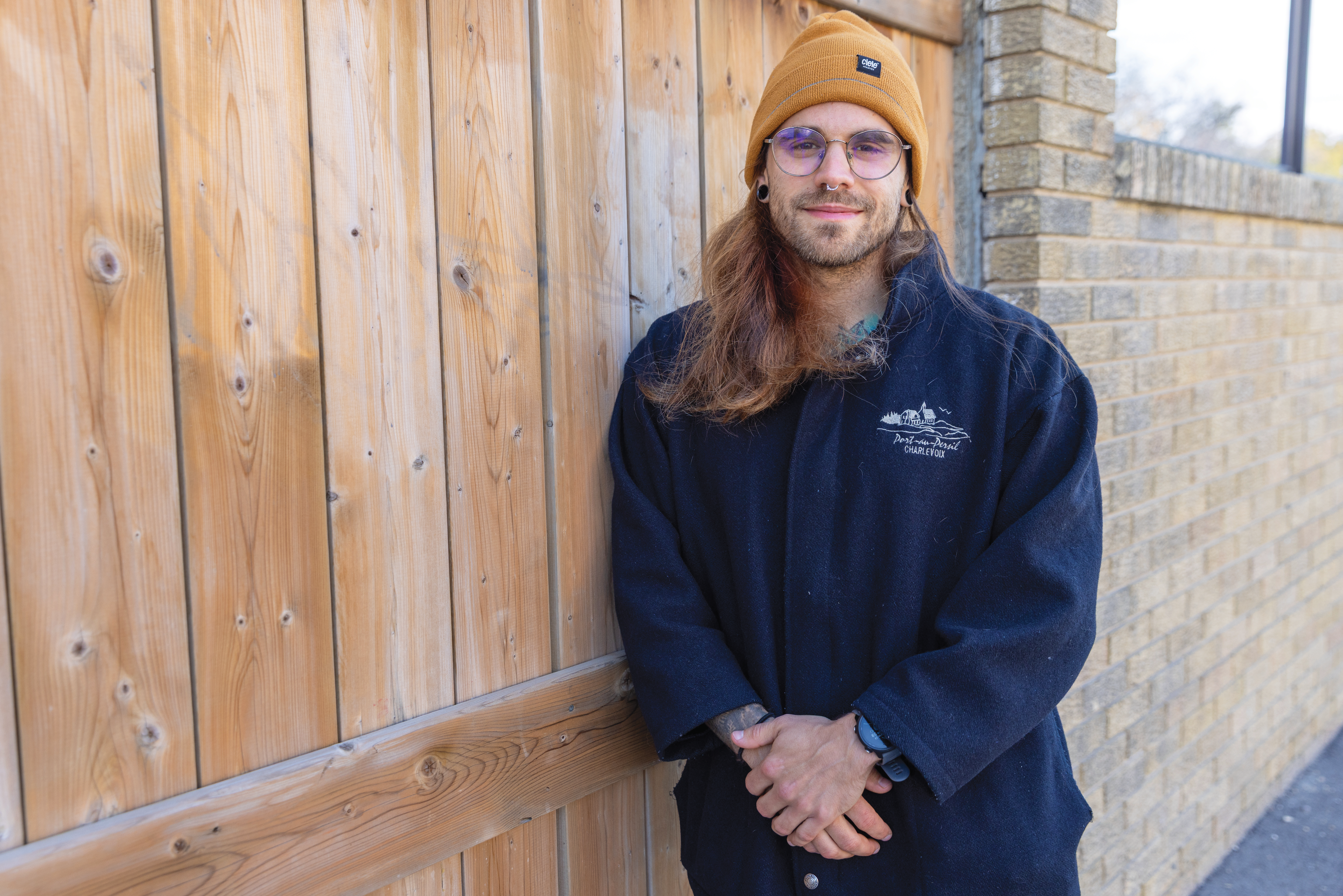 Maxe Giguère est associé·e de recherche, et membre du Collectif LGBTQ* du Manitoba. Iel animera l’atelier en ligne du 26 novembre.