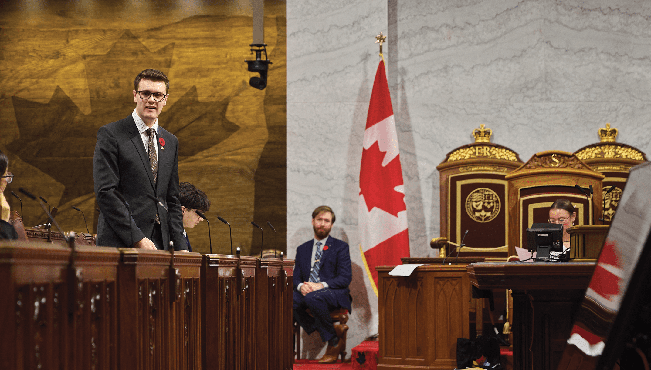 Sébastien Fréchette fait des études pour devenir pilote. Il est le Premier Ministre du Parlement jeunesse franco-manitobain (PJFM) et est devenu le Premier Ministre de la première édition du Parlement jeunesse du Canada (PJC).