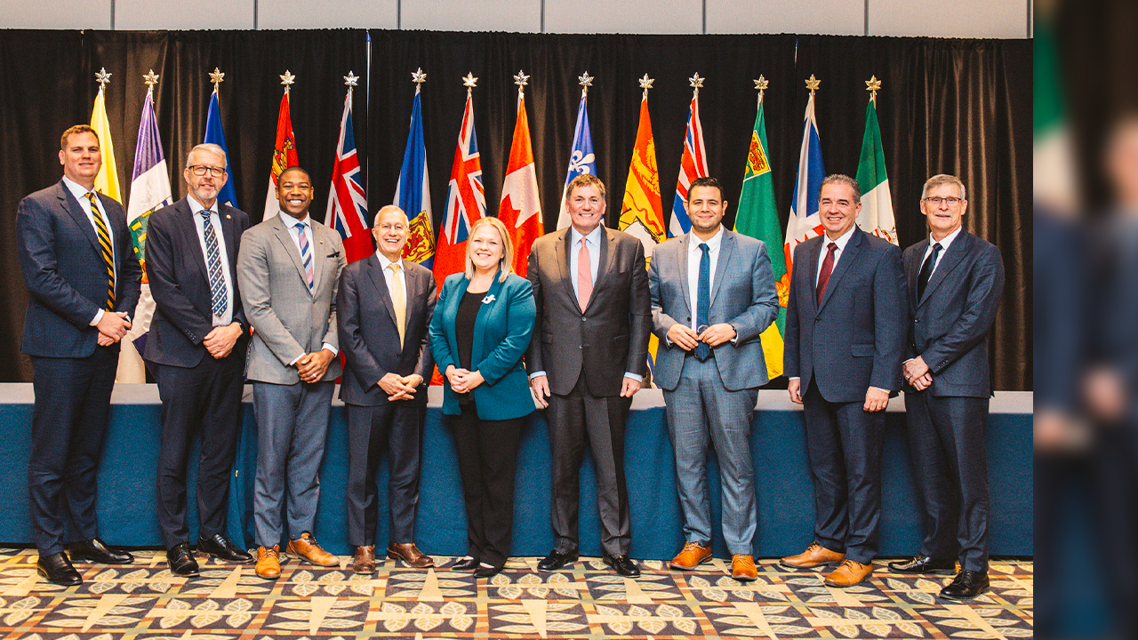 Joseph Schow (Alberta), John Lohr (Nouvelle-Écosse), Jamie Moses (Manitoba), Victor Fedeli (Ontario), Caitlin Cleveland (Territoires du Nord-Ouest), Dominic LeBlanc (ministre fédéral), Samuel Poulin (Québec), Jean-Claude D’Amours (Nouveau-Brunswick) et Craig Pardy (Terre-Neuve-et-Labrador). En raison des élections territoriales, les gouvernements du Nunavut et du Yukon ont participé en tant qu’observateurs.