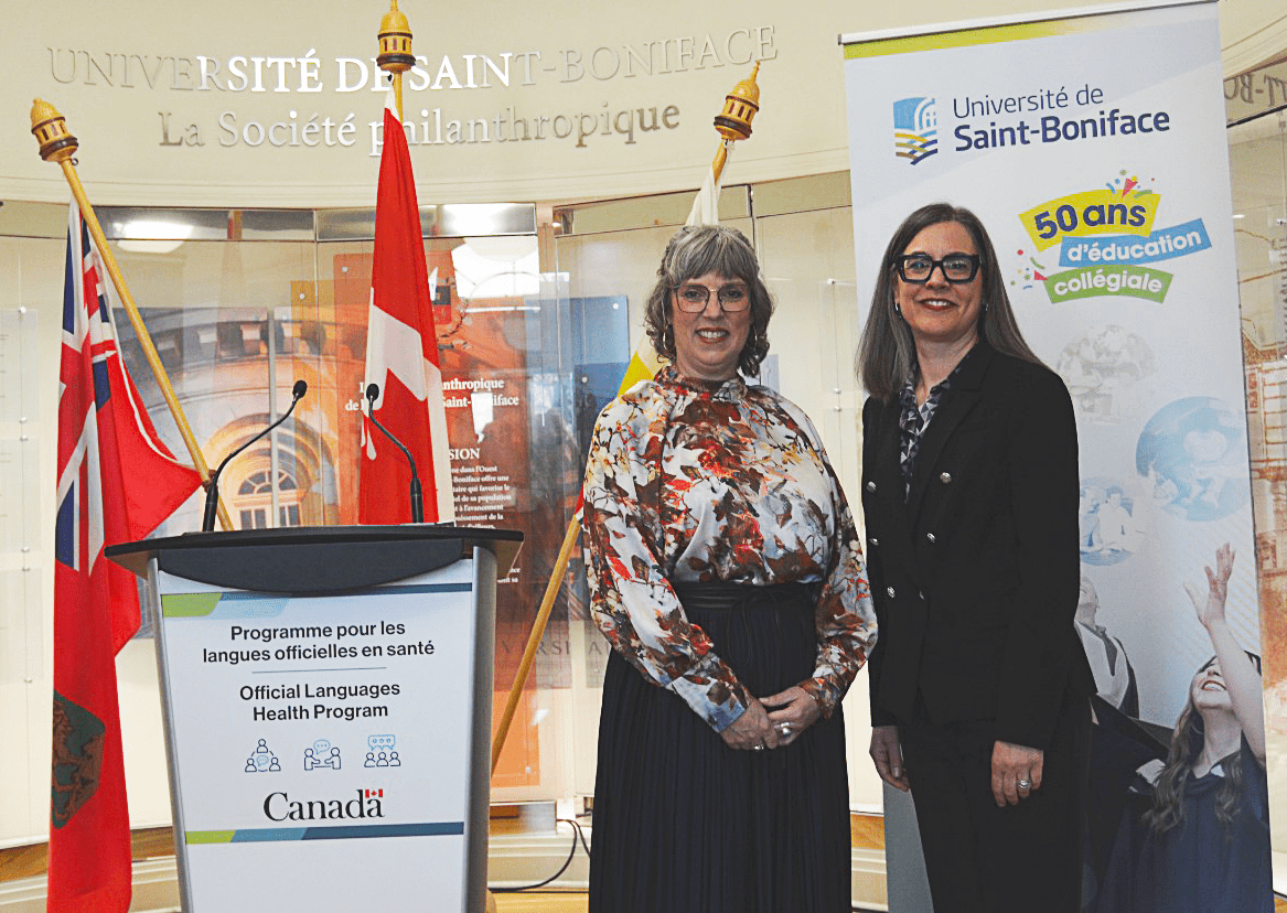 Ginette Lavack, secrétaire parlementaire de la ministre des Services aux Autochtones et députée de Saint-Boniface—Saint-Vital. Sophie Bouffard, rectrice de l'Université de Saint-Boniface. (photo : Anaïs Nzelomona)