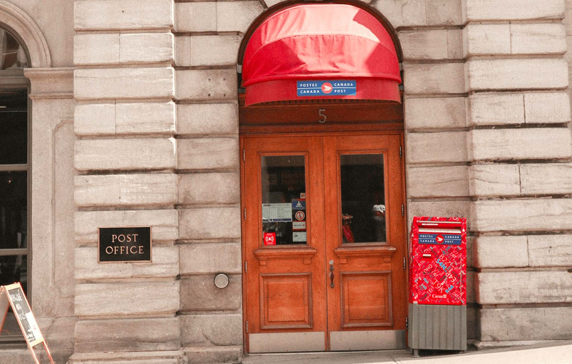 Sur 8750 bureaux de services fédéraux, 733 seront nouvellement désignés bilingues au cours des 12 prochains mois.