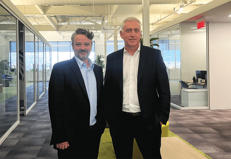 Yann Paquet, président-directeur général (à droite), et Jérôme Hellio (à gauche), directeur de contenus de TV5Unis.