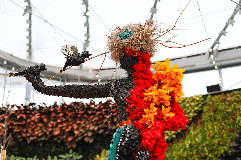 L'un des mannequins floraux de cette exposition que l'on peut voir à The Leaf, au parc Assiniboine.