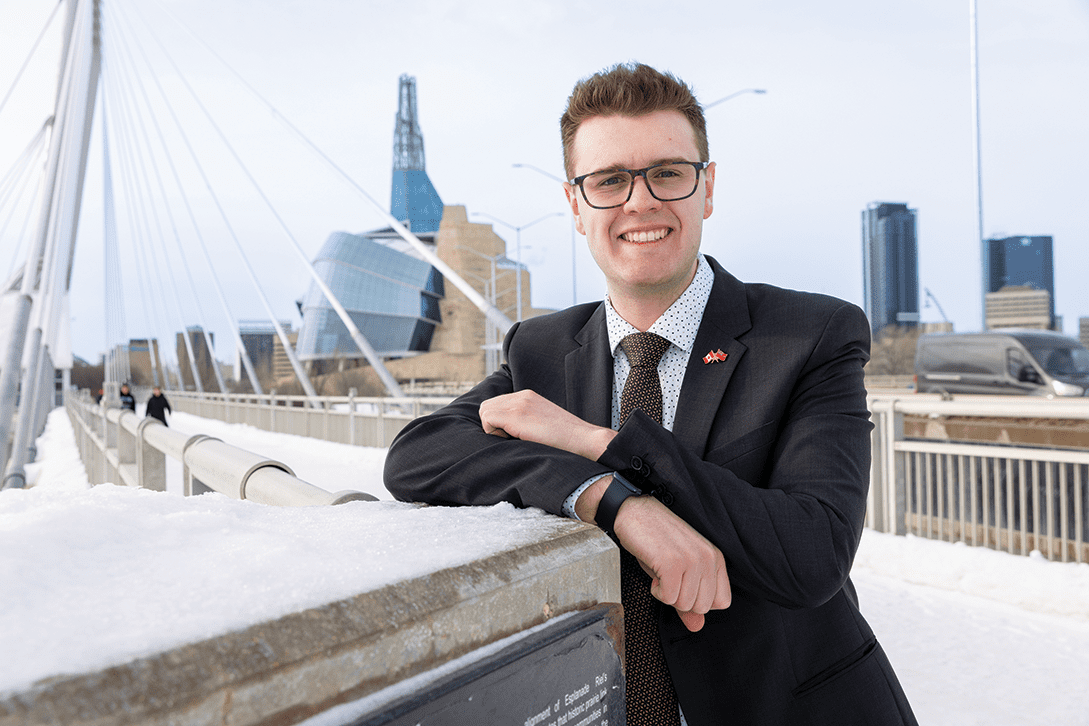 Sébastien Fréchette, premier ministre du Parlement jeunesse franco-manitobain (PJFM).