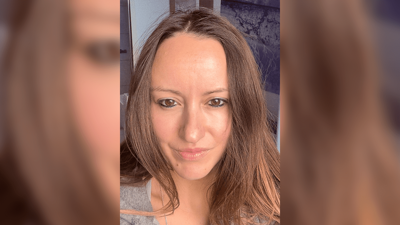 Laëtitia Kermarrec, Nantaise d’origine et winnipegoise d’adoption, docteure en neurogastroentérologie/neuroimmunologie, avec une spécialisation en neurosciences et nutrition, et une passion marquée pour les arts et la culture.