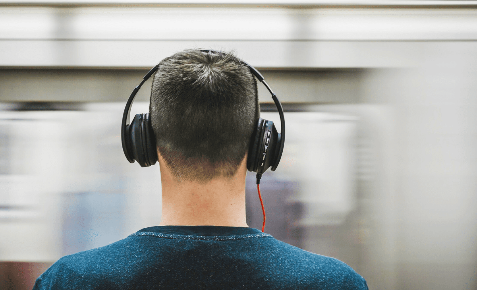 Sur les plateformes d’écoute de musique en continu, les pistes francophones ne captent qu’environ 8 % de l’écoute au Québec et moins de 1 % dans l’ensemble du Canada.