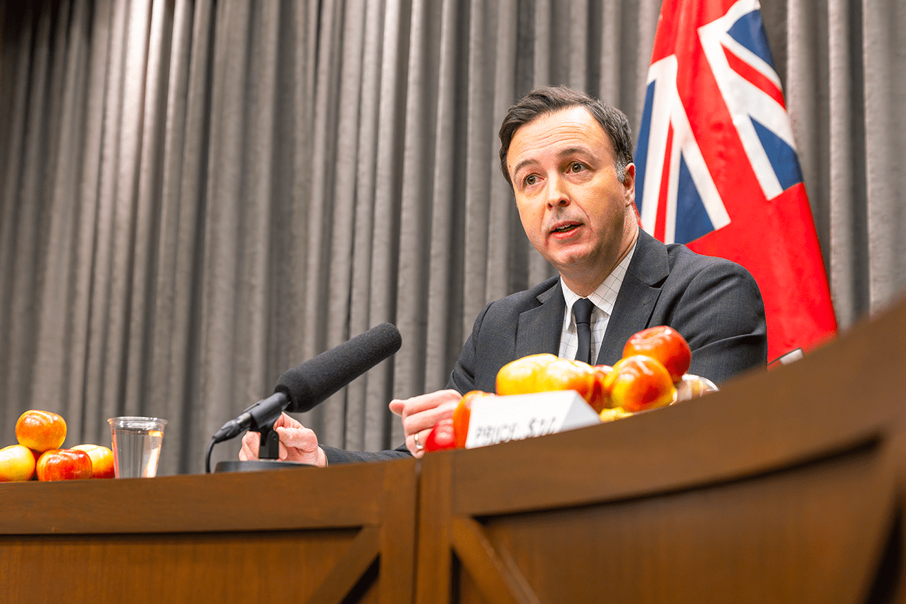 Adrien Sala, ministre des Finances du Manitoba, a détaillé cette annonce dans une conférence de presse.