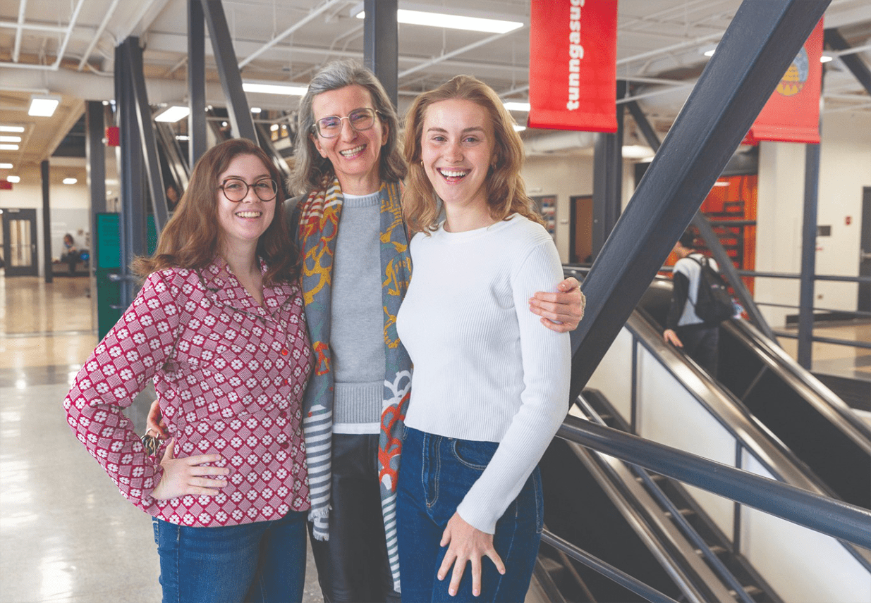 Hannah Louise Bartholomew, Adina Balint et Jazmine Rey Sturk Lussier.