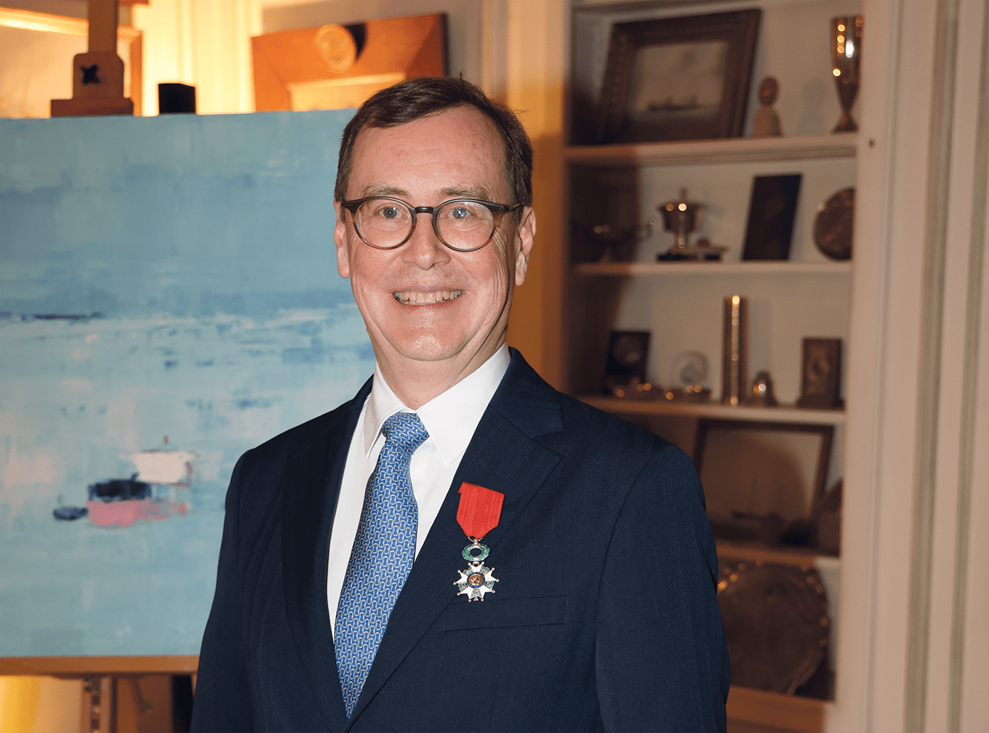 Alain Gautron portant la Croix de chevalier de l’ordre national de la Légion d’honneur.