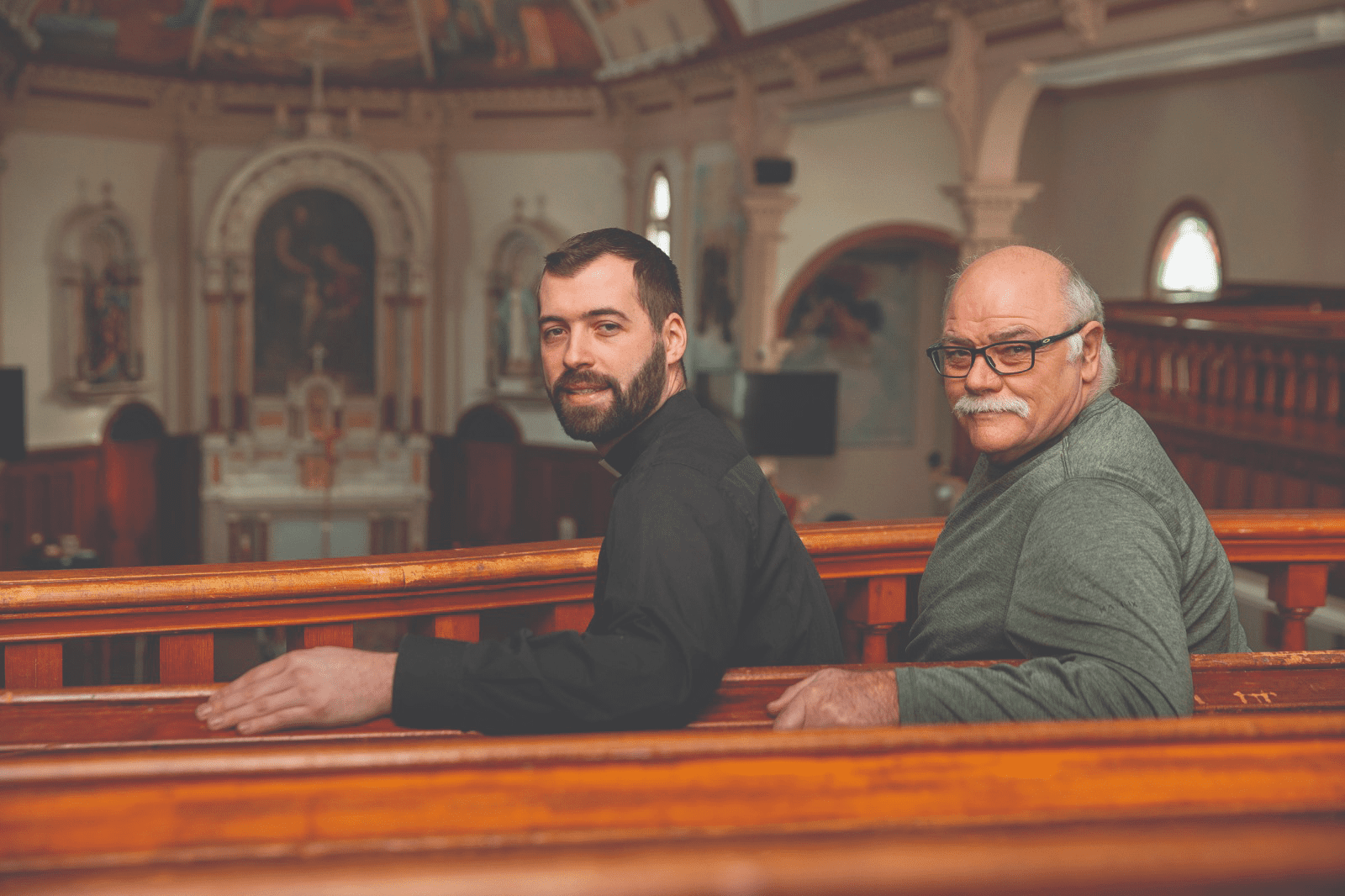 Lucien Grenier et l’abbé Serge sont deux des membres du comité du 125e anniversaire de l’église Saint-Joachim.