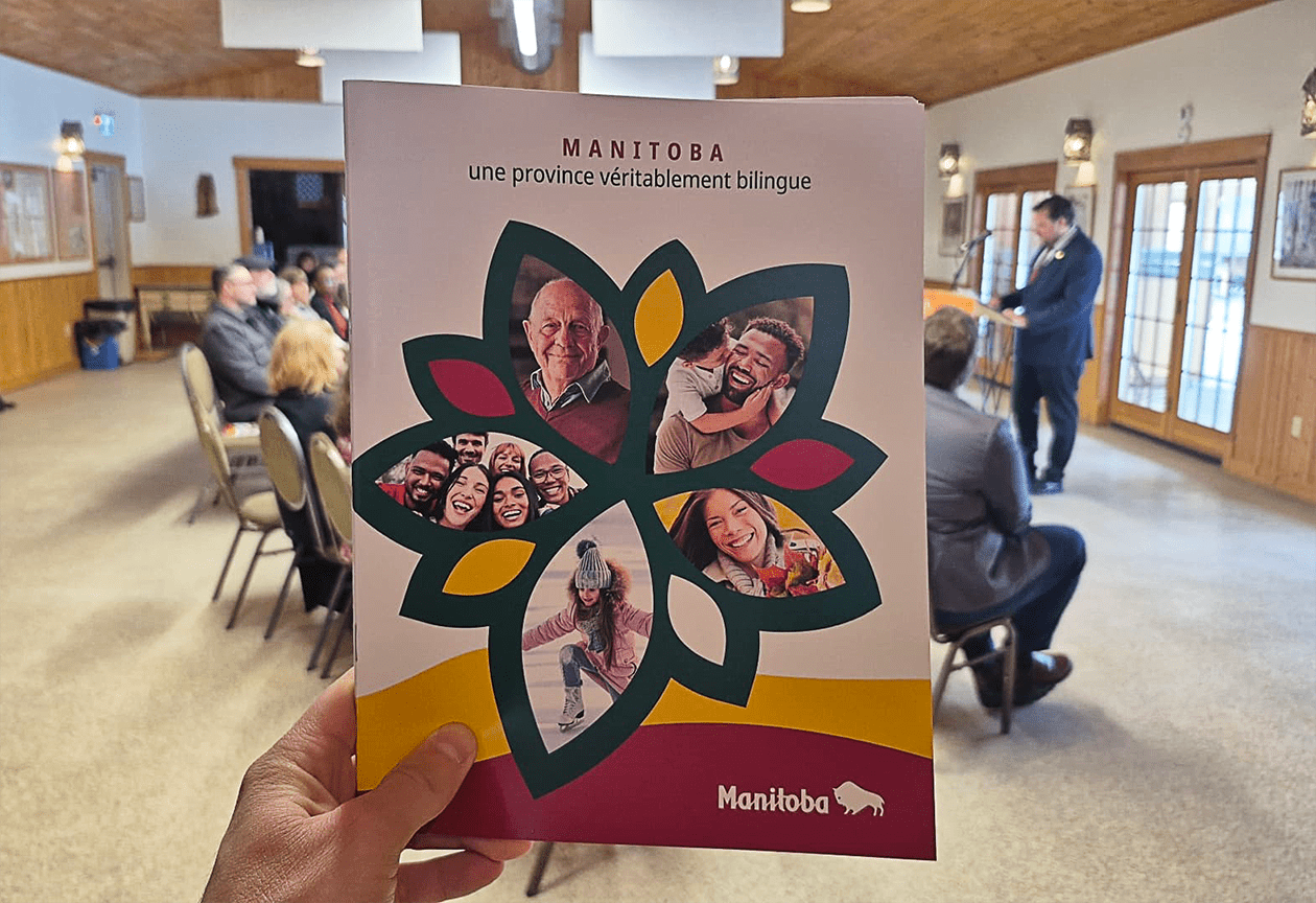Depuis Saint-Pierre-Jolys, le gouvernement provincial a présenté dans un rapport les résultats des consultations pour faire du Manitoba une province véritablement bilingue.