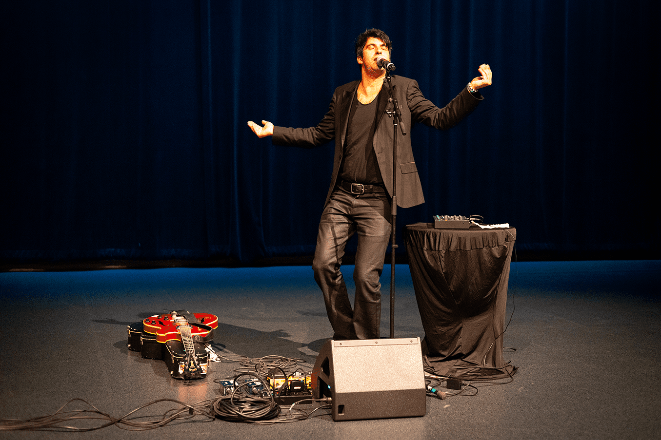 Mehdi Cayenne anime une émission conçue par TFO pour les RVF.