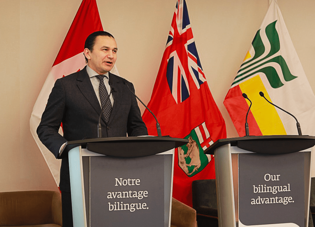Wab Kinew a participé à une rencontre du leadership municipal de l'Association des municipalités bilingues du Manitoba (AMBM). Il a donné une allocution et a eu un entretien avec Justin Johnson, chef de la direction de l'AMBM.