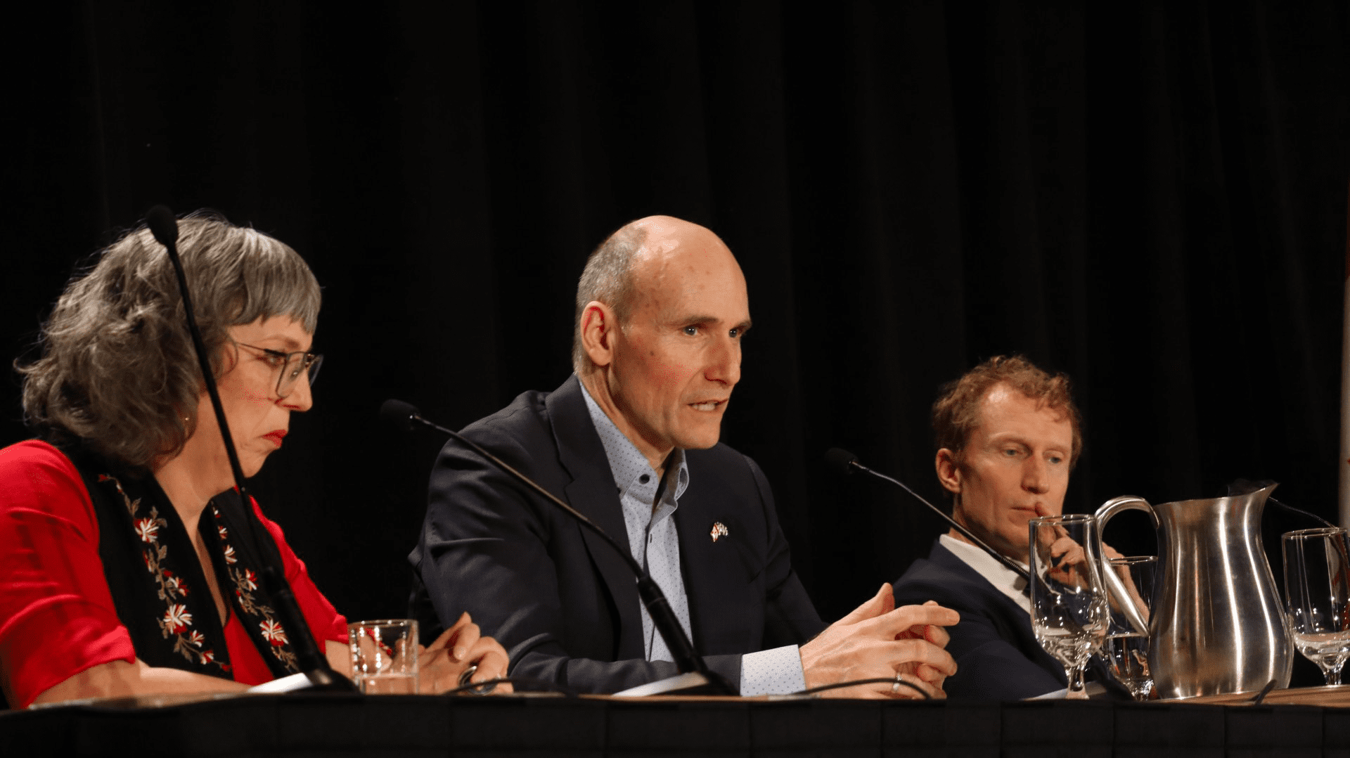 Un panel sur la protection de la culture et de la langue française a eu lieu vendredi avec notamment Jean-Yves Duclos, ex-ministre sous Justin Trudeau, et Marc Miller, ministre de l’Identité et de la Culture canadiennes, ministre responsable des Langues officielles, lors du congrès national du Parti libéral du Canada, qui a lieu du 9 au 11 avril, à Montréal. Des questions de bénévoles frustrés sur l’inégalité des langues dans l’organisation du parti ont éclipsé les discussions générales du panel.