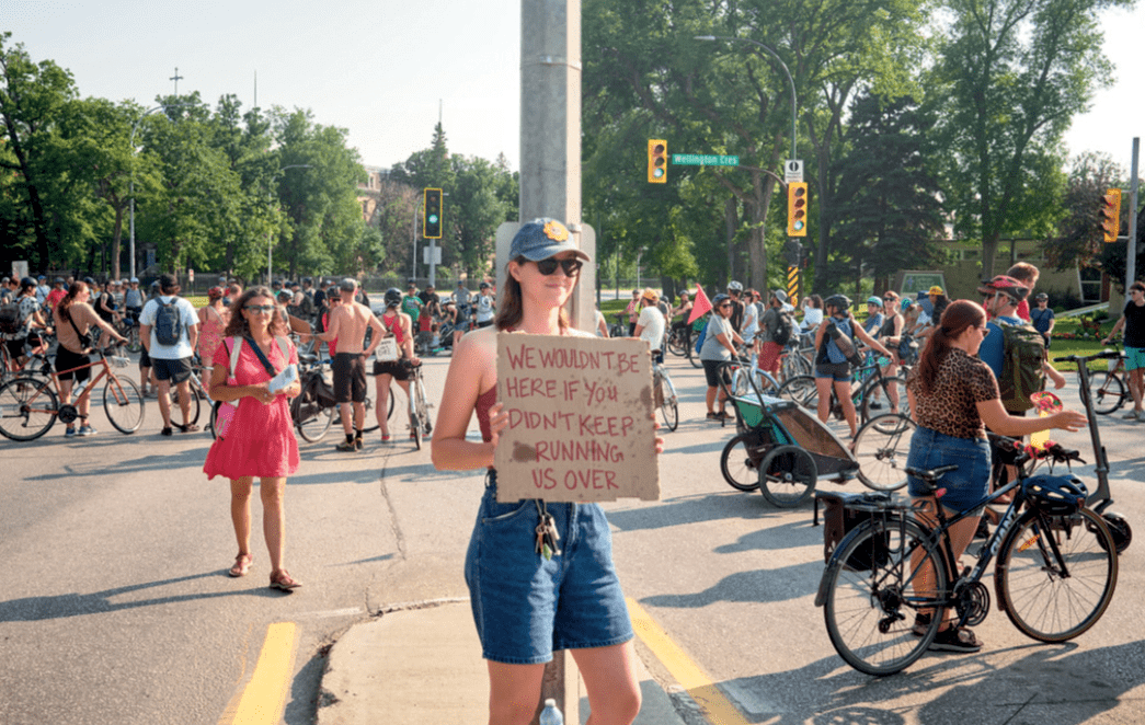 Rachael Alguire, personne partisane pour des infrastructures de transport actif plus sécuritaires.