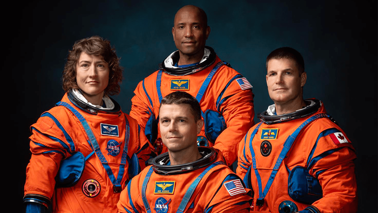 L'équipage de la mission Artemis II : le commandant Reid Wiseman, le pilote Victor Glover, et les deux spécialistes de mission Christina Koch et Jeremy Hansen.
