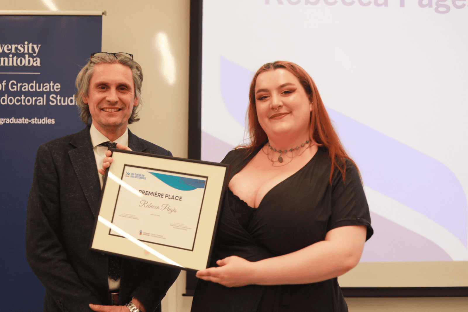 Jean-Éric Ghia, professeur à l’Université du Manitoba, vice-président de l’Acfas-Manitoba et vulgarisateur scientifique, avec Rebecca Pagès, la gagnante de l'édition 2026 de Ma thèse en 180 secondes au Manitoba.