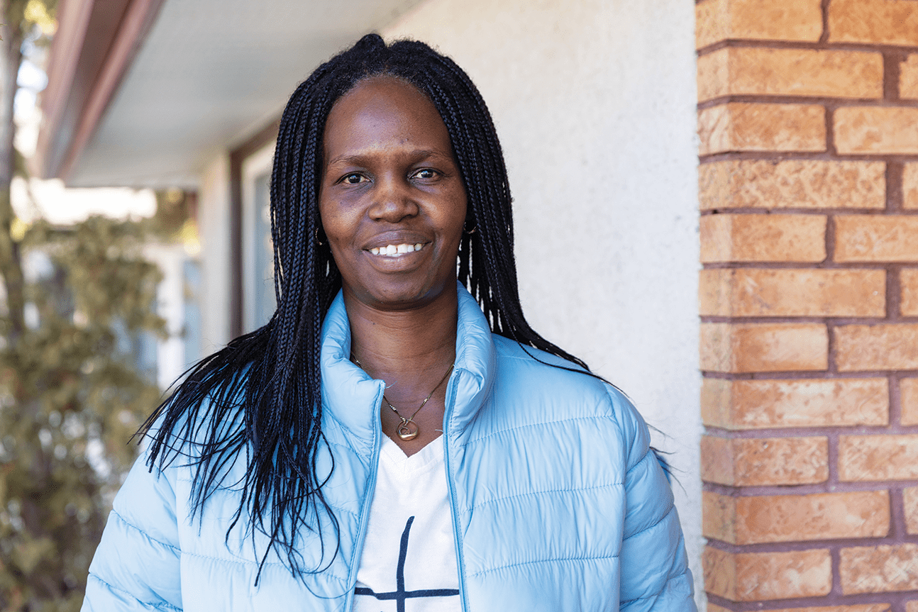 Jerusha Onyimbo, assistante aux membres dufoyer de Saint-Boniface.