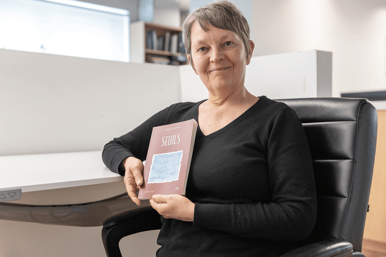 Louise Dandeneau signe son deuxième recueil de poésie, intitulé Seuils.