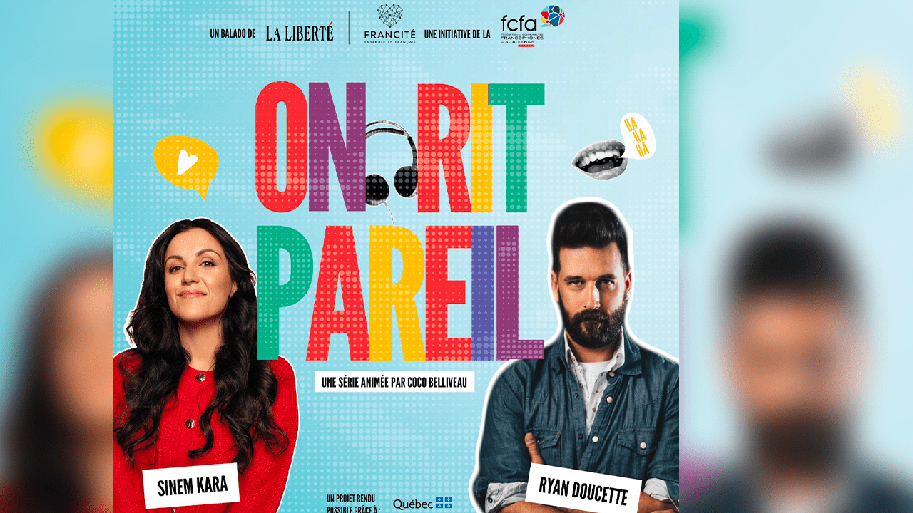 Sinem Kara et Ryan Doucette, invités du deuxième épisode de On rit pareil!, la série balado de La Liberté sur l'humour et la francophonie canadienne.
