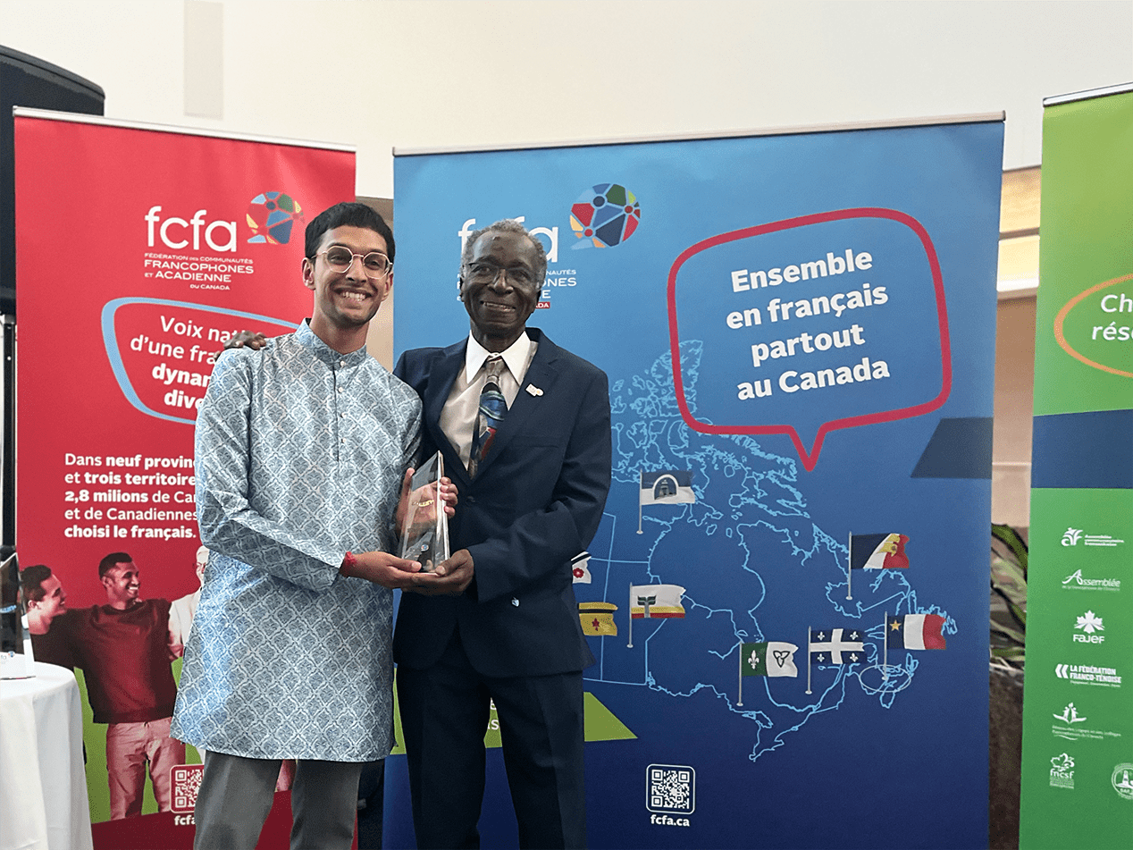 Lauréat du prix Boréal-50, remis à un francophone de moins de 26 ans, Ahdithya Visweswaran a rappelé que son amour du français est né à Winnipeg, grâce à l’immersion française et à la bibliothèque de Saint-Boniface. Ce prix a lui été présenté par Ibrahima Diallo.
