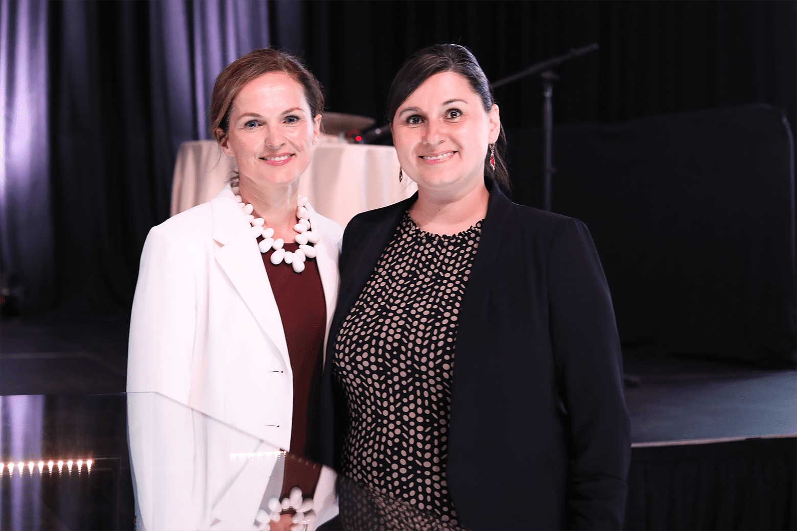 Dorota Blumczyńska, présidente-directrice générale du Musée du Manitoba, et Caroline Dromaguet, présidente et directrice générale du Musée canadien de l’histoire.