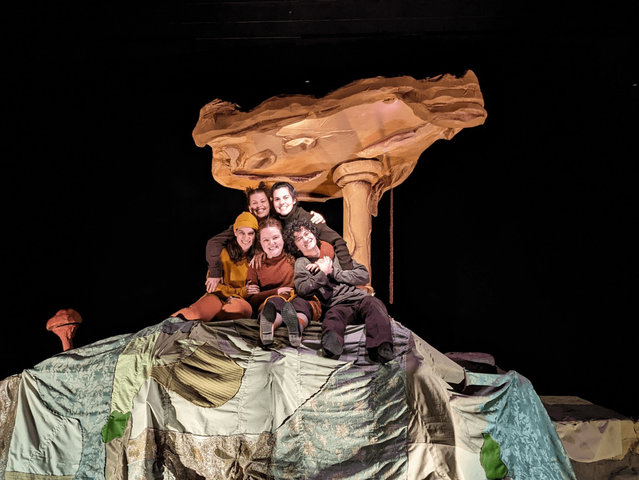 L’une des équipes de distribution de 45, de la taupinière. C’est cette troupe qui présentera le spectacle au Théâtre Cercle Molière ce 13 juin.