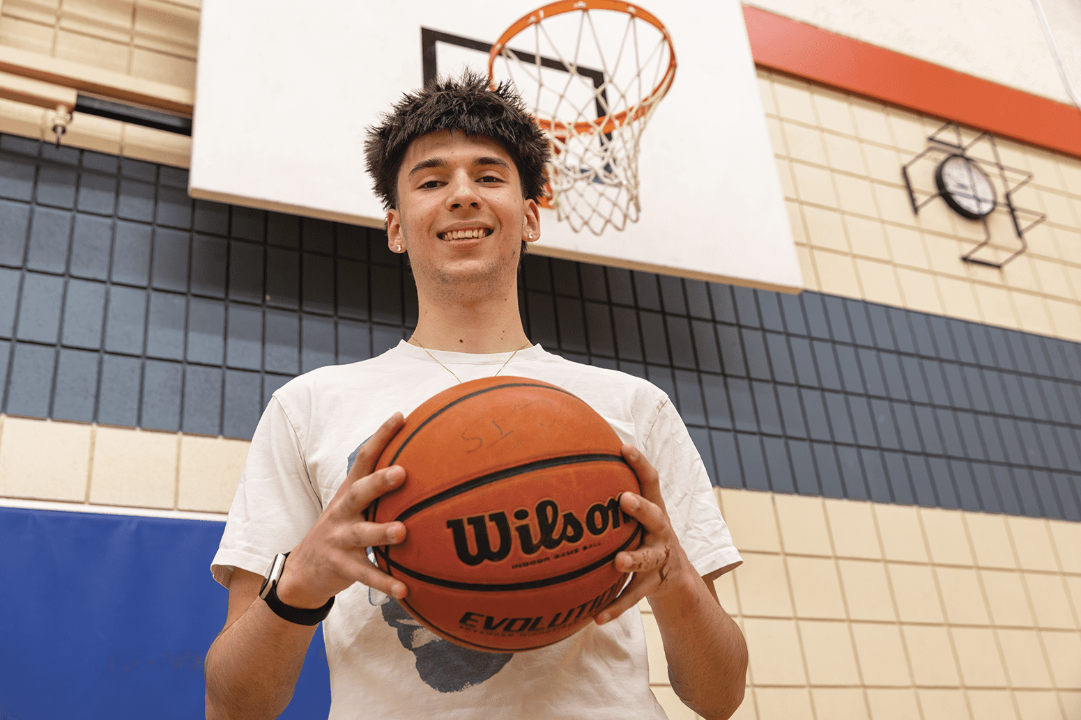 Bruno Van Bewer rejoindra l’équipe de basketball des Bisons de l’Université du Manitoba.