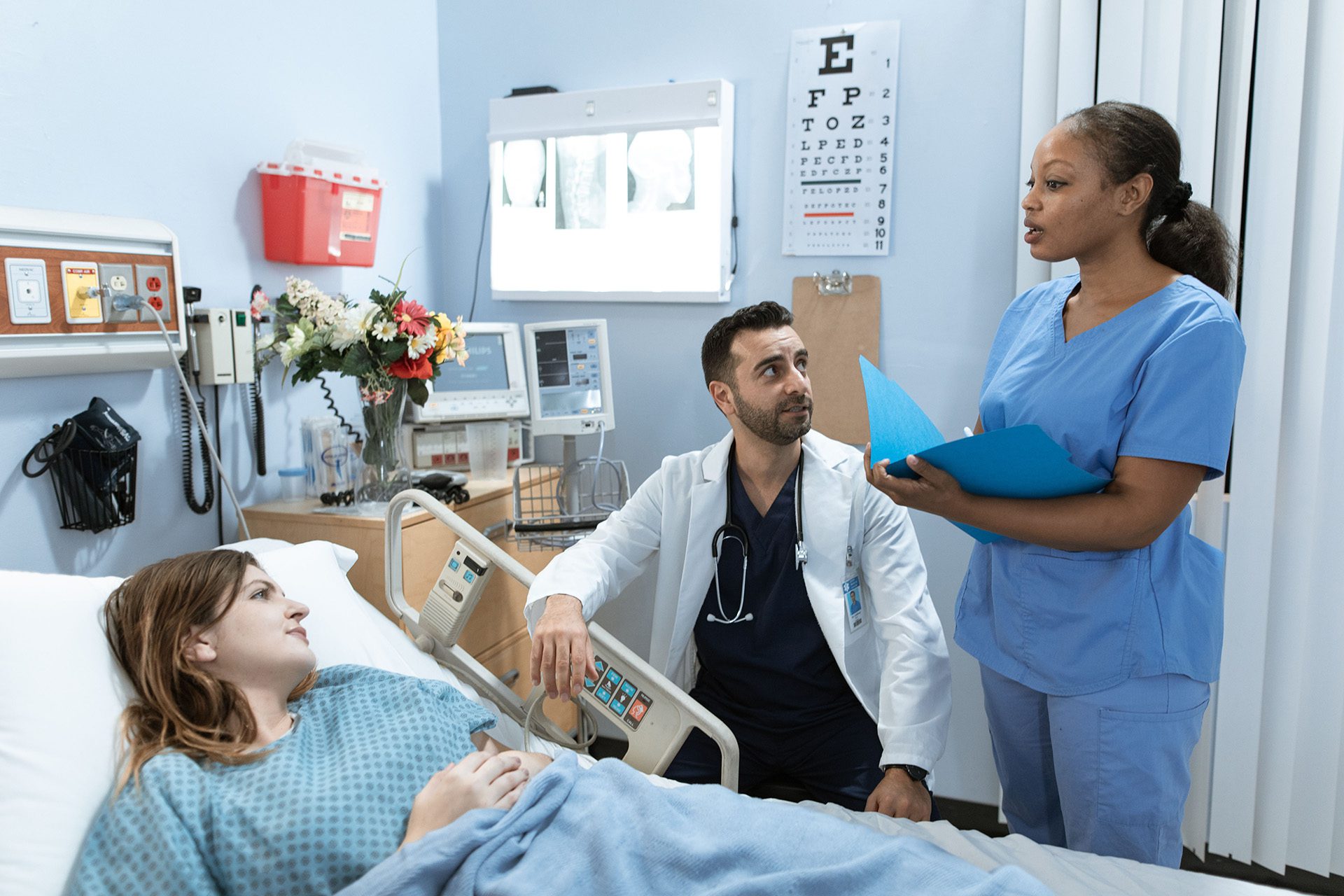 Des études ont déjà confirmé que de recevoir des soins dans sa langue de préférence diminue les erreurs et le temps des séjours à l’hôpital, mais les preuves sur la diminution du taux de mortalité sont plus difficiles à obtenir. Photo : RDNE Project – Pexels