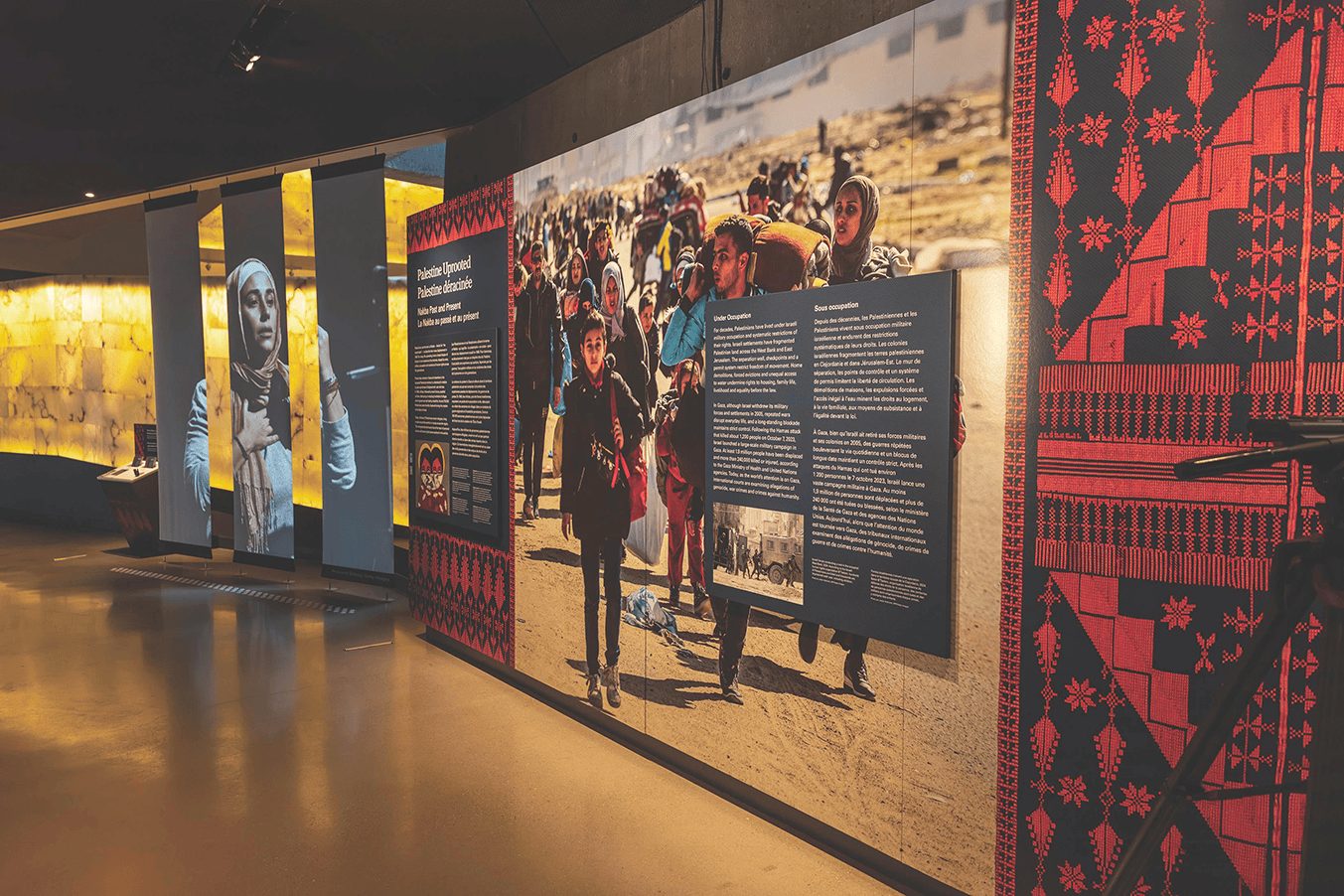 L’exposition Palestine déracinée : La Nakba au passé et au présent est présentée au niveau 5 du Musée canadien pour les droits de la personne, dans la galerie Les droits aujourd’hui.