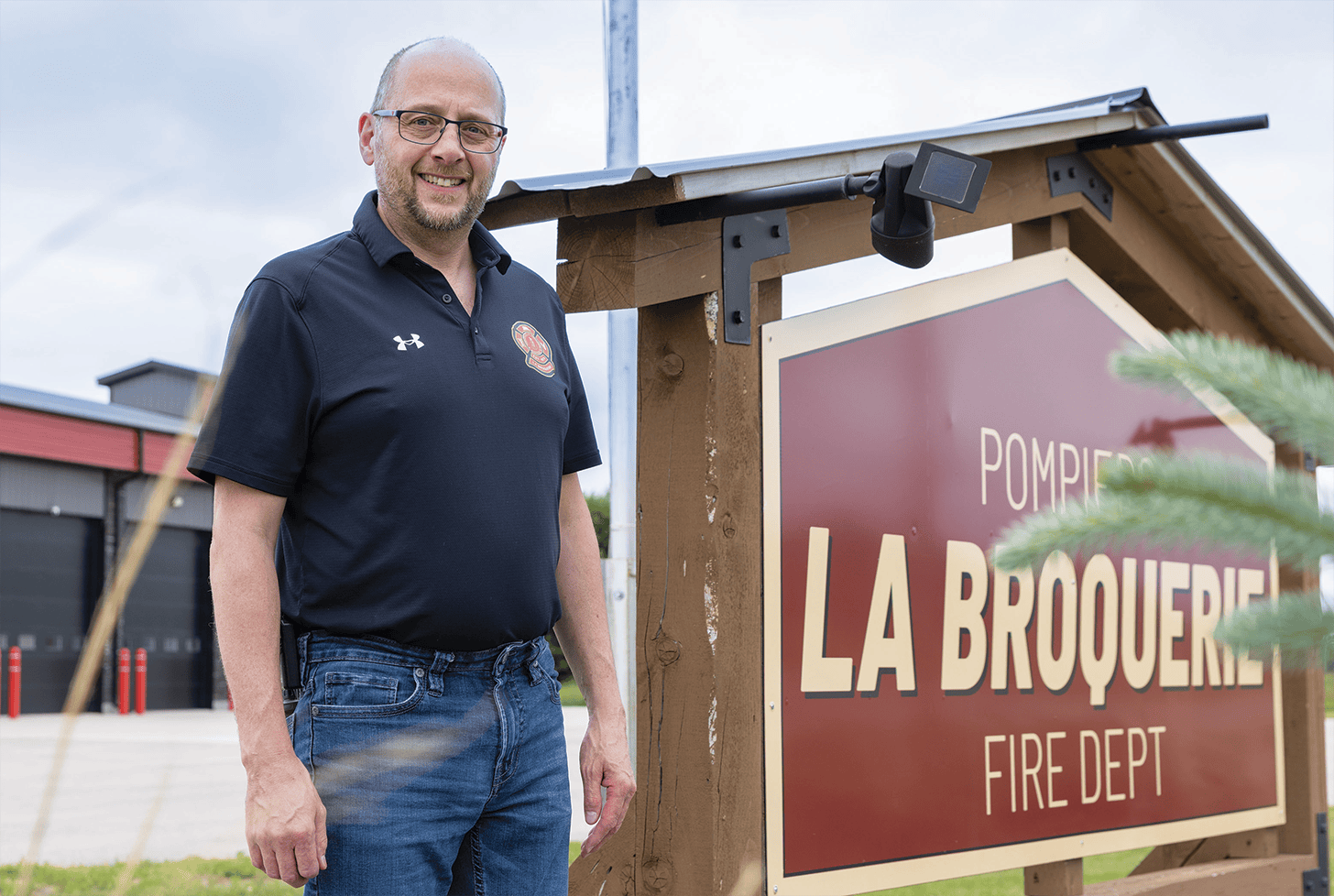 Rhéal Gagnon, récemment nommé chef des pompiers de La Broquerie, y a commencé son parcours comme pompier volontaire en 1992.