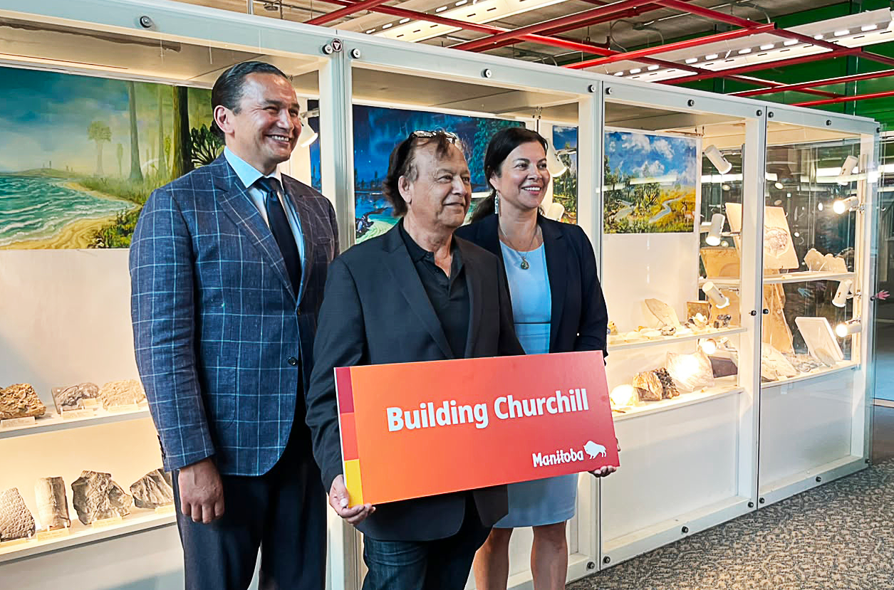 À l'Université du Manitoba, Wab Kinew, premier ministre provincial, Mike Spence, maire de Churchill et président du conseil d'administration de l'Arctic Gateway Group, et Rebecca Chartrand, députée fédérale de Churchill—Keewatinook Aski et ministre des Affaires du Nord et de l’Arctique, ont parlé de la faisabilité d'un transport maritime tout au long de l'année au départ de Churchill.