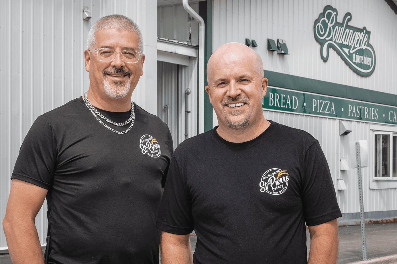 Stéphane Tétreault et Jocelyn Gagné, directeur général et propriétaire de la Boulangerie Saint-Pierre, sont fiers de pouvoir compter sur leurs employés pour faire vivre l’entreprise.