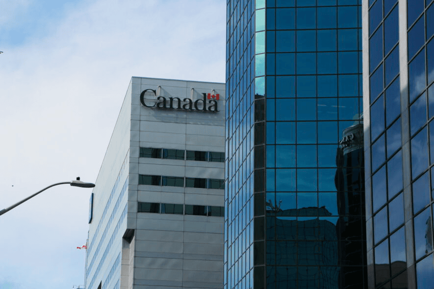 Les employés de Statistique Canada utilisent deux plateformes pour échanger des documents utiles à leur travail; le contenu est majoritairement en anglais.