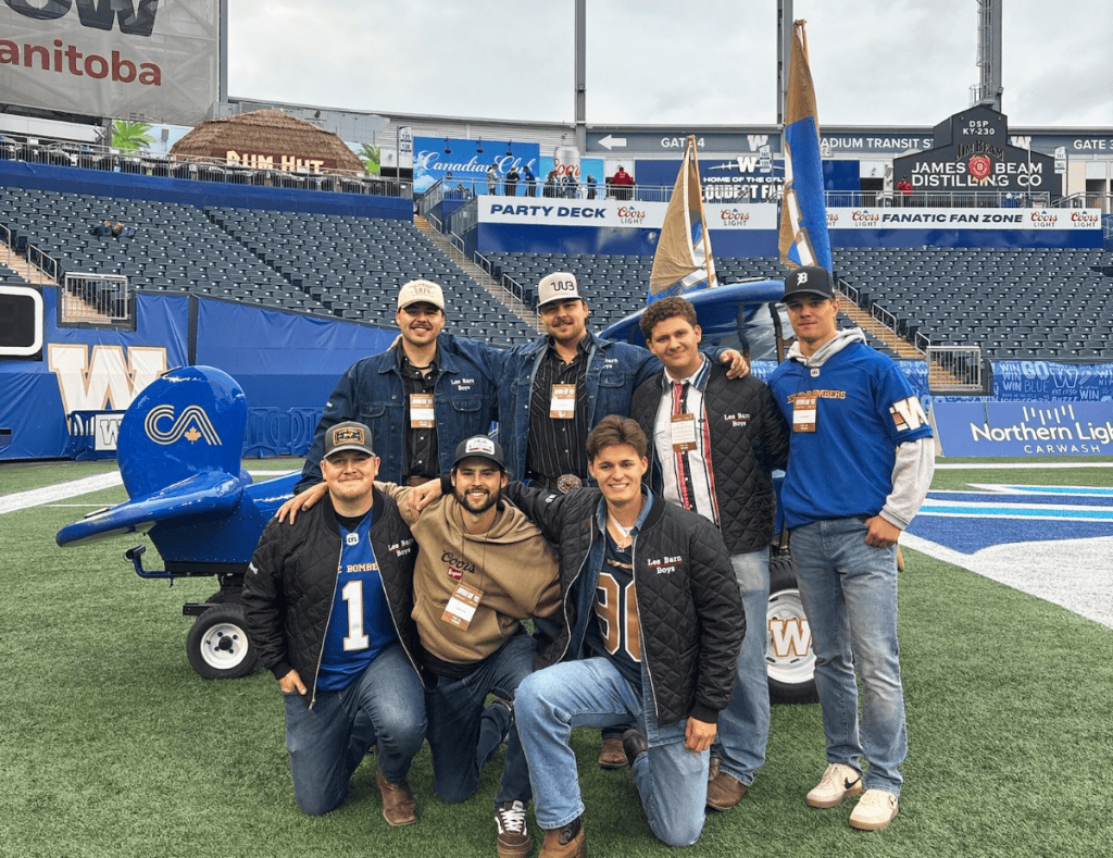 Les Barn Boys, groupe franco-manitobain, ont été invités à performer lors de la Classique Héritage.