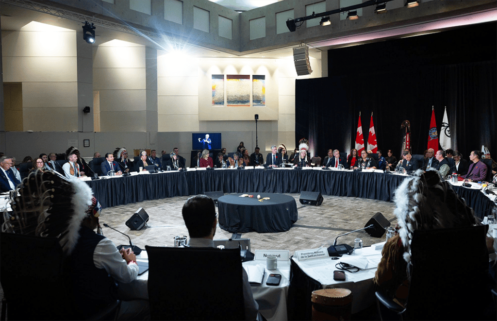 Les premiers ministres du Canada et les dirigeants des Premières Nations étaient réunis à Ottawa, ce 26 octobre.