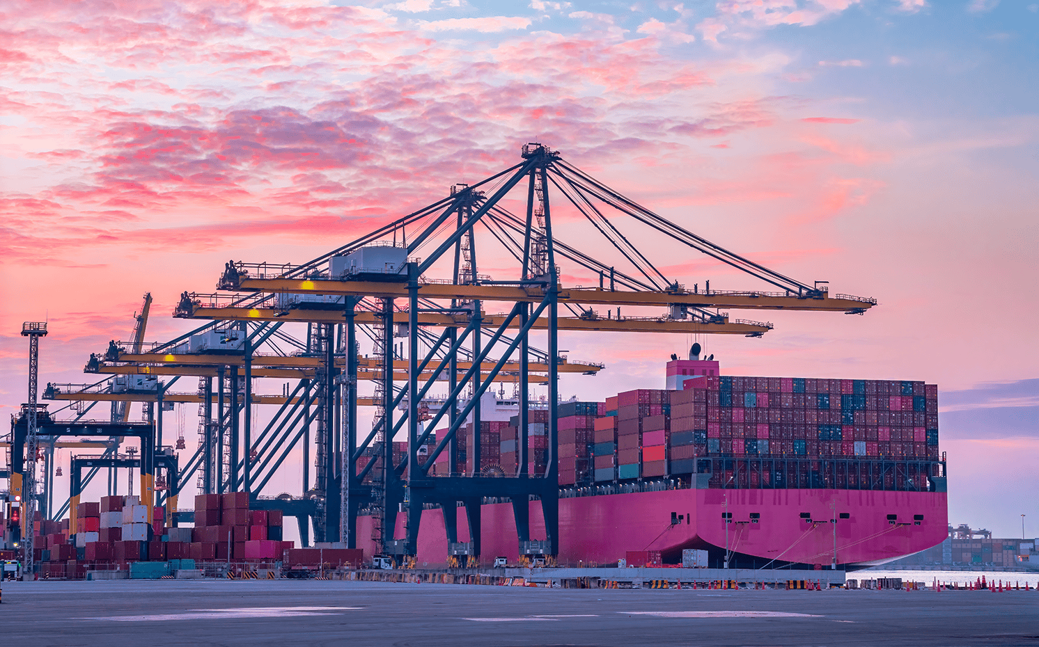 En août, les exportations de marchandises du Canada ont augmenté de 2,5 %, tandis que les importations ont diminué de 2,0 %.
