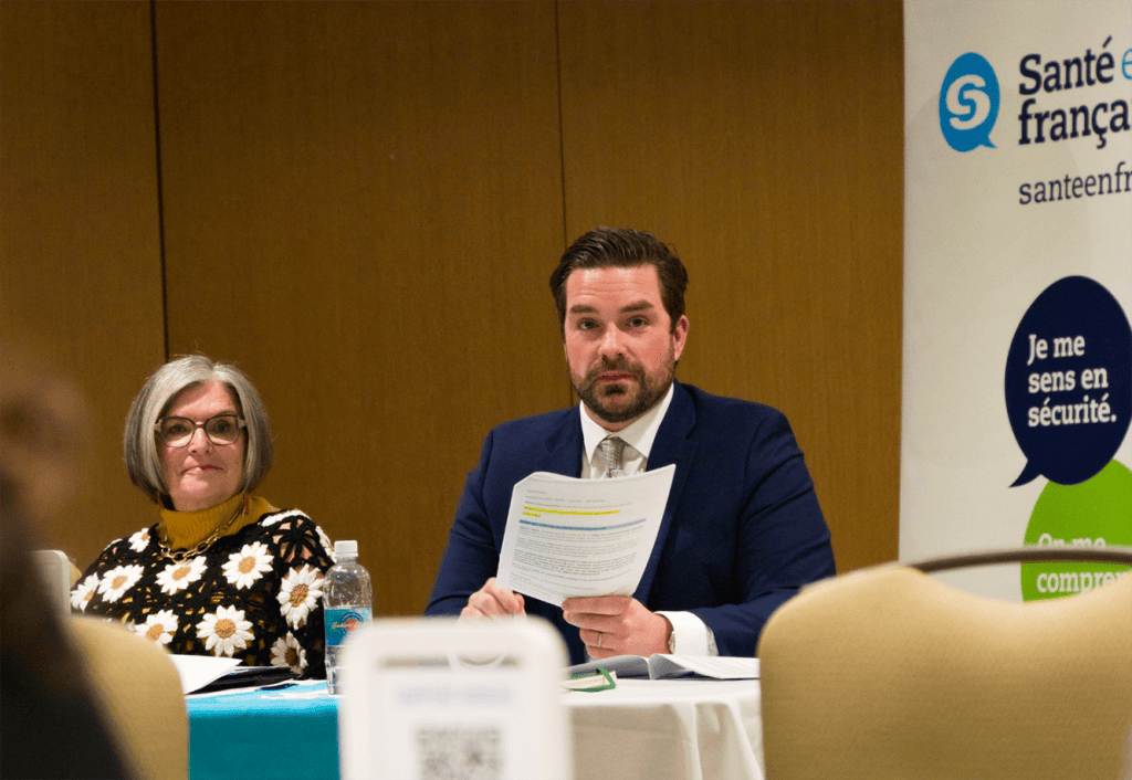 Diane Poiron-Toupin, présidente sortante de Santé en français, et Denis-Michel Thibeault, directeur général de l'organisme.
